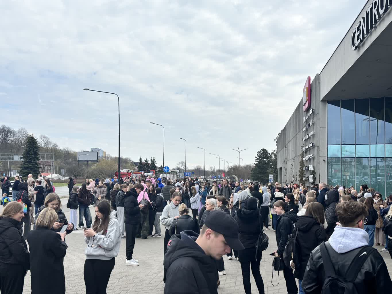 Koniec ewakuacji. Fałszywy alarm w lubelskiej galerii 2 IMG_7600.jpeg