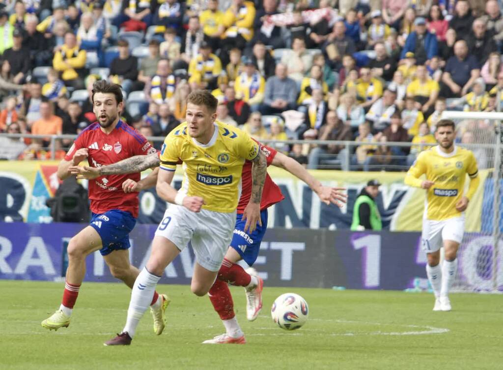 Nie będzie całkowitej wymiany murawy na Arenie Lublin. Kolejny mecz Motoru zagrożony? 1 EAttachments9447227bdb6ccd00bb34bf30a3b5f51b73d21f1 xl 1