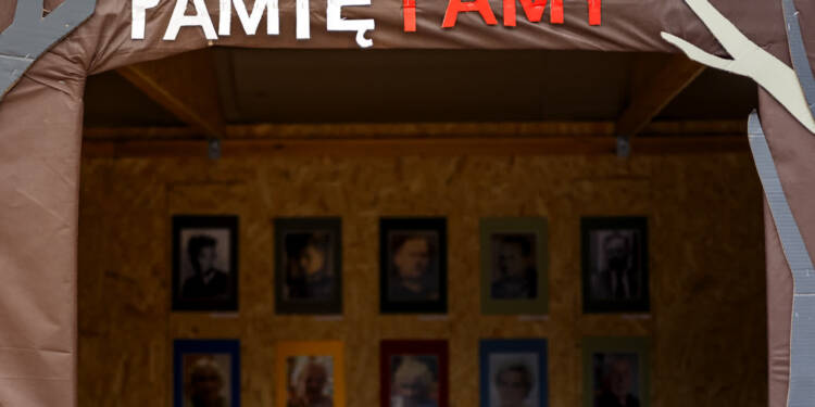 Instalacja uczciła ofiary zbrodni katyńskiej 1 EAttachments94539173b6dc7330e299a1d257eff39de5fcc02 xl