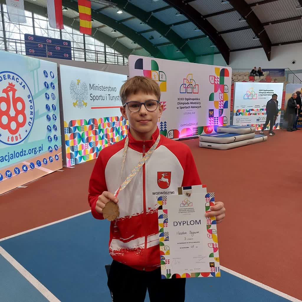 Medalowe sukcesy młodych zapaśników 2 672631244_827710553724428_5831626846212343371_n.jpg