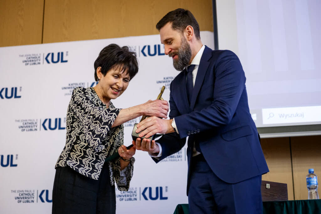 EAttachments94590061ff8e93fc4d8d417b09722c88105647a xl