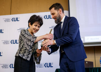 EAttachments94590061ff8e93fc4d8d417b09722c88105647a xl