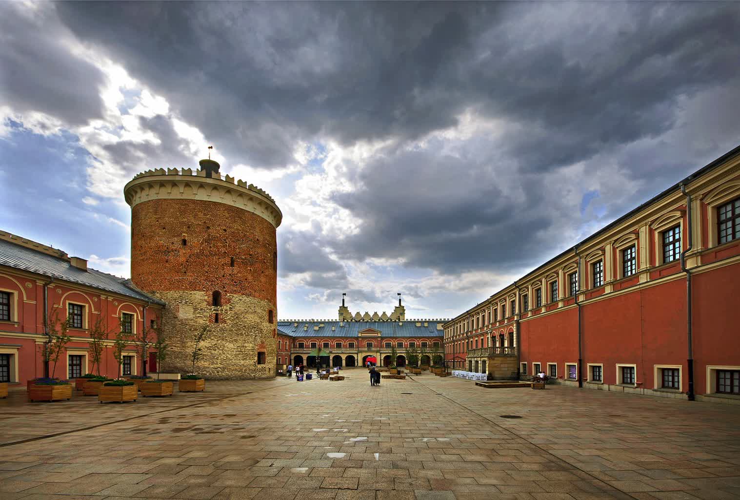 Spokojna sobota, więcej chmur i deszczu w niedzielę. Prognoza pogody na 18 i 19 kwietnia