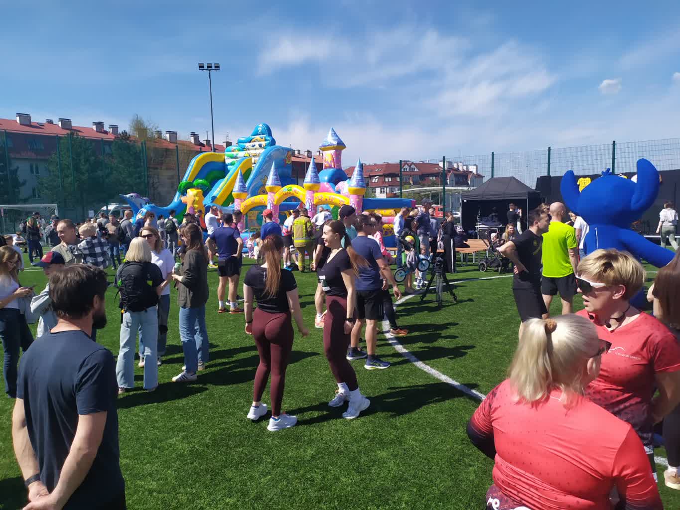 Pobiegli, by pomóc Franiowi. Trwa walka o miliony na leczenie [ZDJĘCIA]