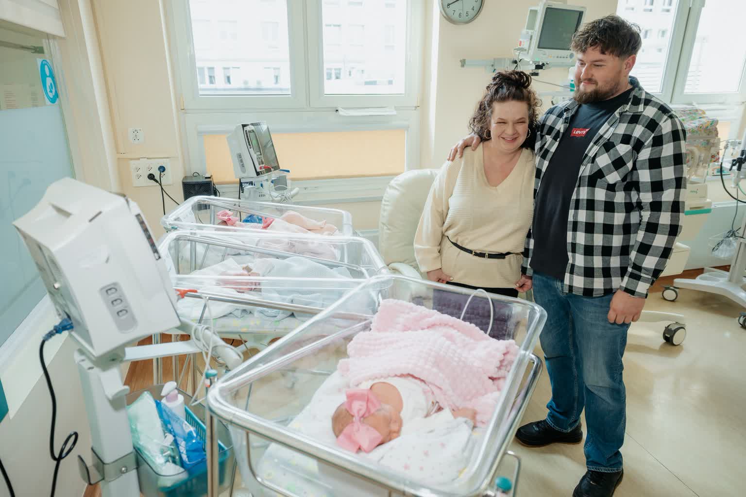 Szczęście i wyzwania. Trojaczki już w domu 5 661308903_914512648005028_4149051999963324701_n.jpg