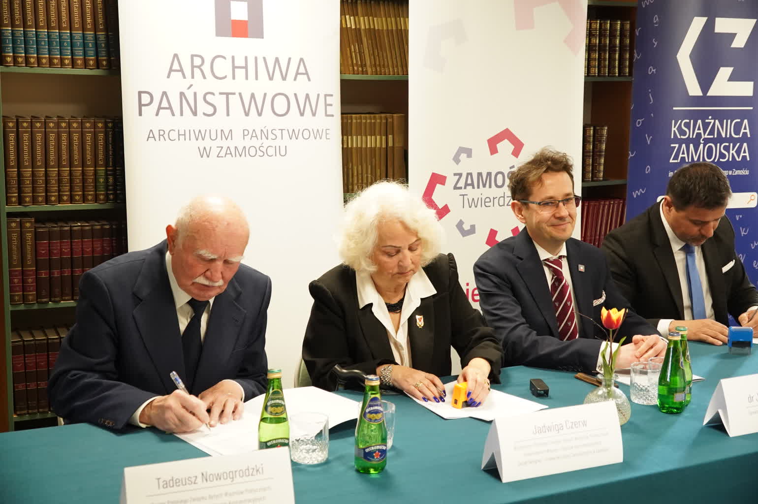 Nowoczesna technologia w służbie pamięci. Powstaje Cyfrowe Archiwum Dzieci Zamojszczyzny 3 DSC01946.JPG