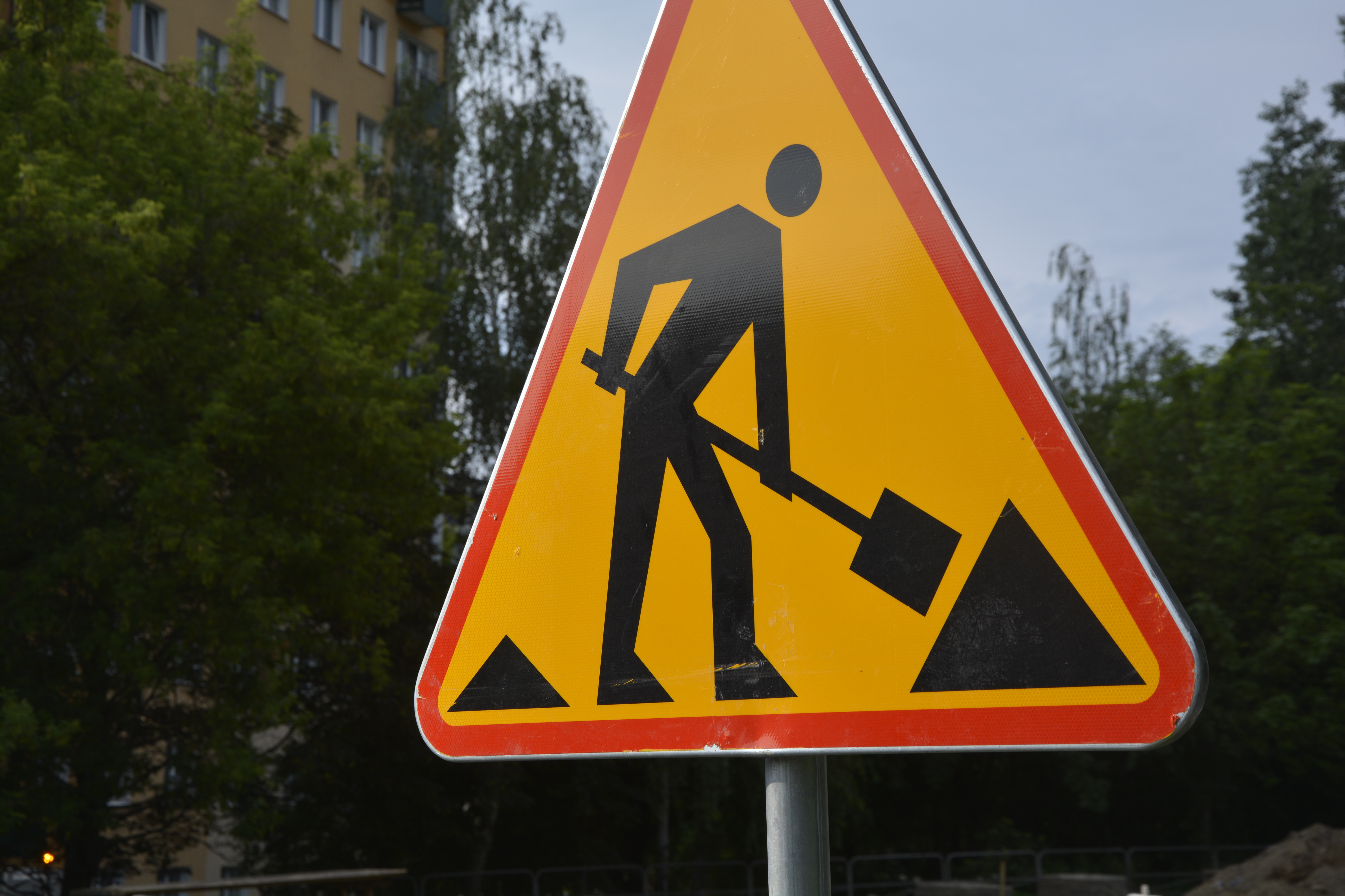 Spore utrudnienia w Lublinie. Roboty drogowe na ul. Nadbystrzyckiej