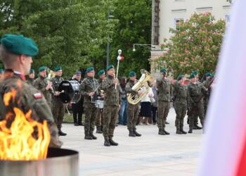 „Symbol niezłomności i patriotyzmu”. Lublin uczcił 91. rocznicę śmierci Józefa Piłsudskiego 2 2025.05.11. LUBLIN . UROCZYSTOSC 90. ROCZNICA SMIERCI MARSZALKA JOZEFA PILSUDSKIEGO .
FOT. PIOTR MICHALSKI