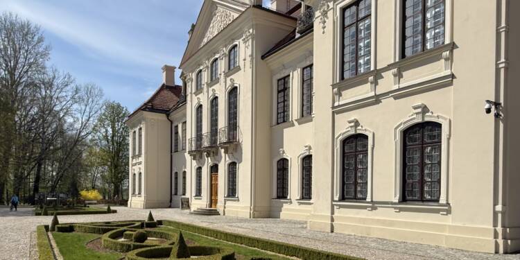 Wszystko dzięki hrabiemu Konstantemu. Francja elegancja w Muzeum Zamoyskich 1 EAttachments9462296e09199bd2ff0d68c32ca34aad97a7d1a