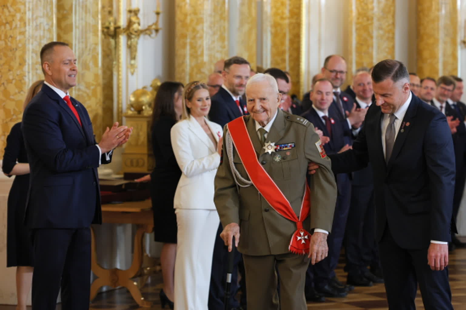 Prezydent wręczył odznaczenia państwowe 6 net-26503199.jpg