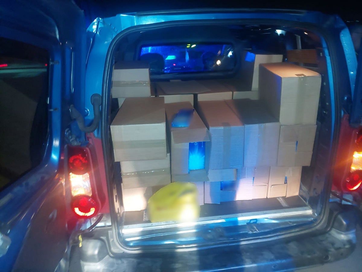 Nielegalne papierosy za 250 tys. zł. Kontrabanda zatrzymana przez funkcjonariuszy 2 akcyzasl52.jpg