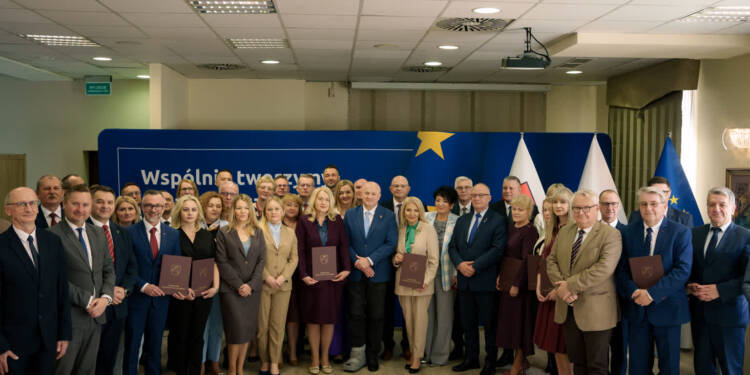 Bezrobotni z regionu uzyskają wsparcie. Są na to pokaźne środki 1 EAttachments951264214888b7ae93b8113816d0b84275a1538 xl