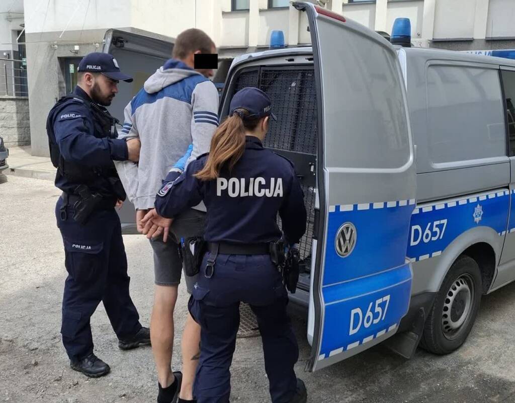 Był poszukiwany. Przed policją ukrył się... za suszarką z praniem 1 EAttachments9518999f2ec95f04082a9da6d29c2507b34ac3e xl