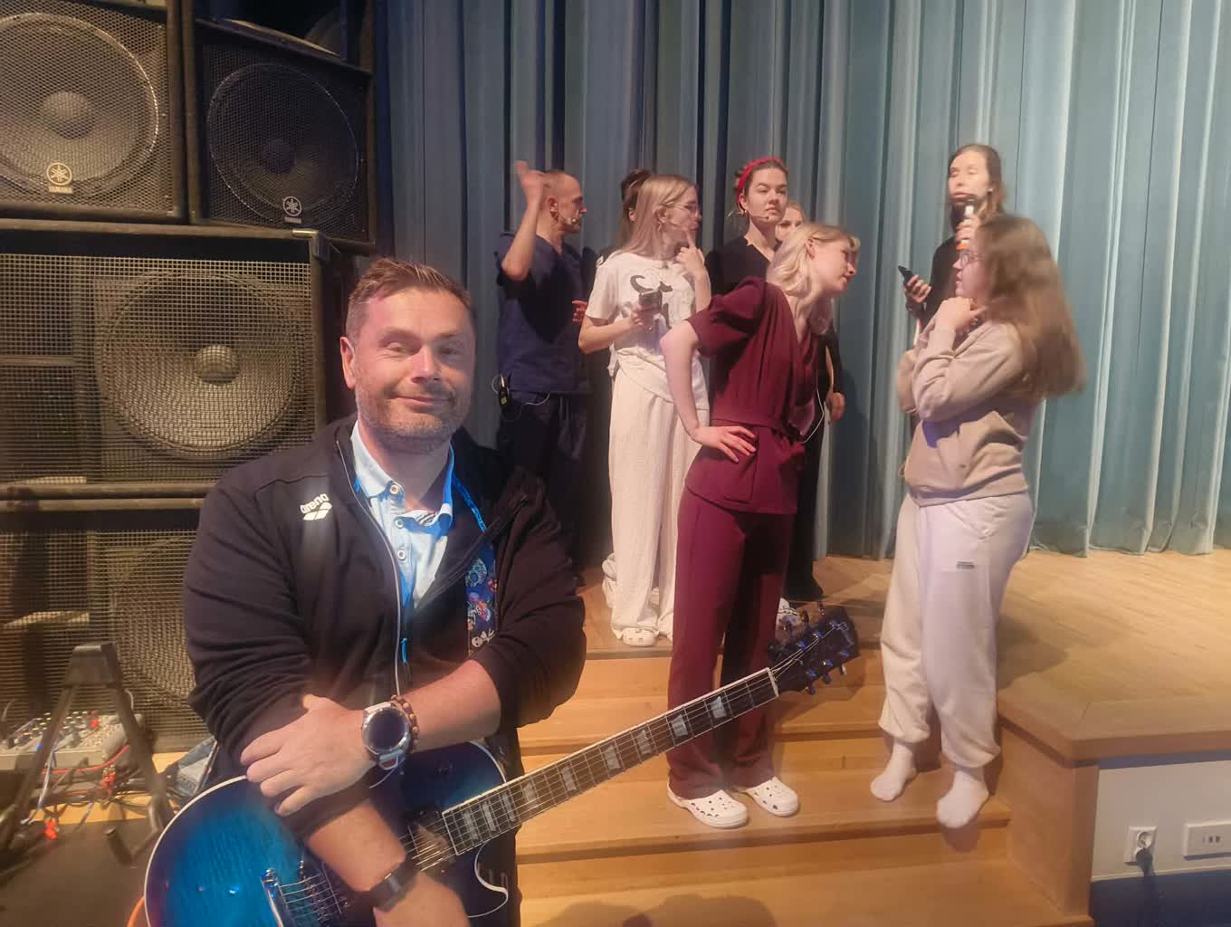 Zagrają dla małego Frania. Spektakl pełen muzyki i dobrych serc 2 699429330_951049550881567_9188691801398500286_n.jpg