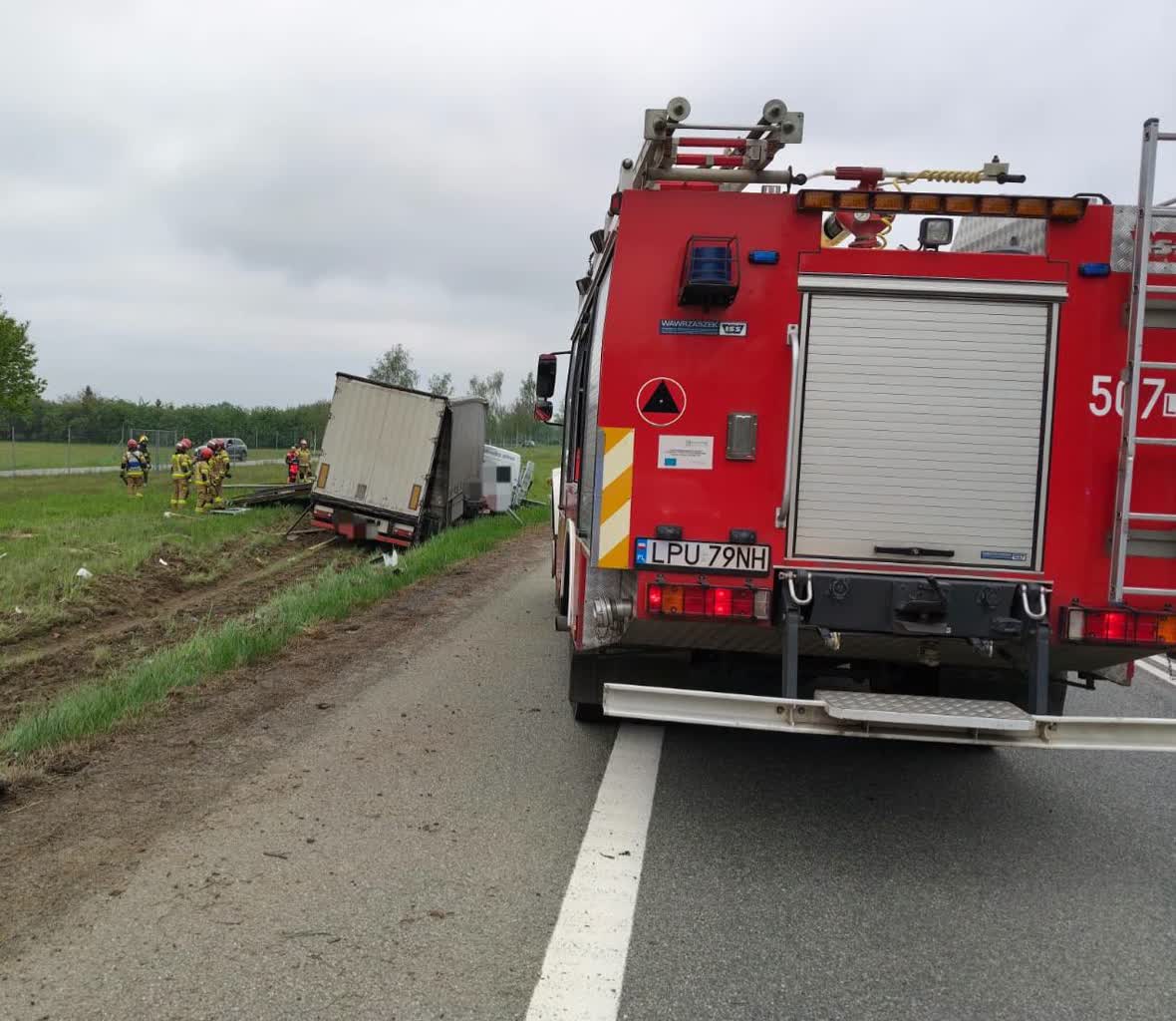 Tragiczny wypadek na S12. Nie żyje kierowca busa 2 701658111_932559879801485_466384648036360994_n.jpg