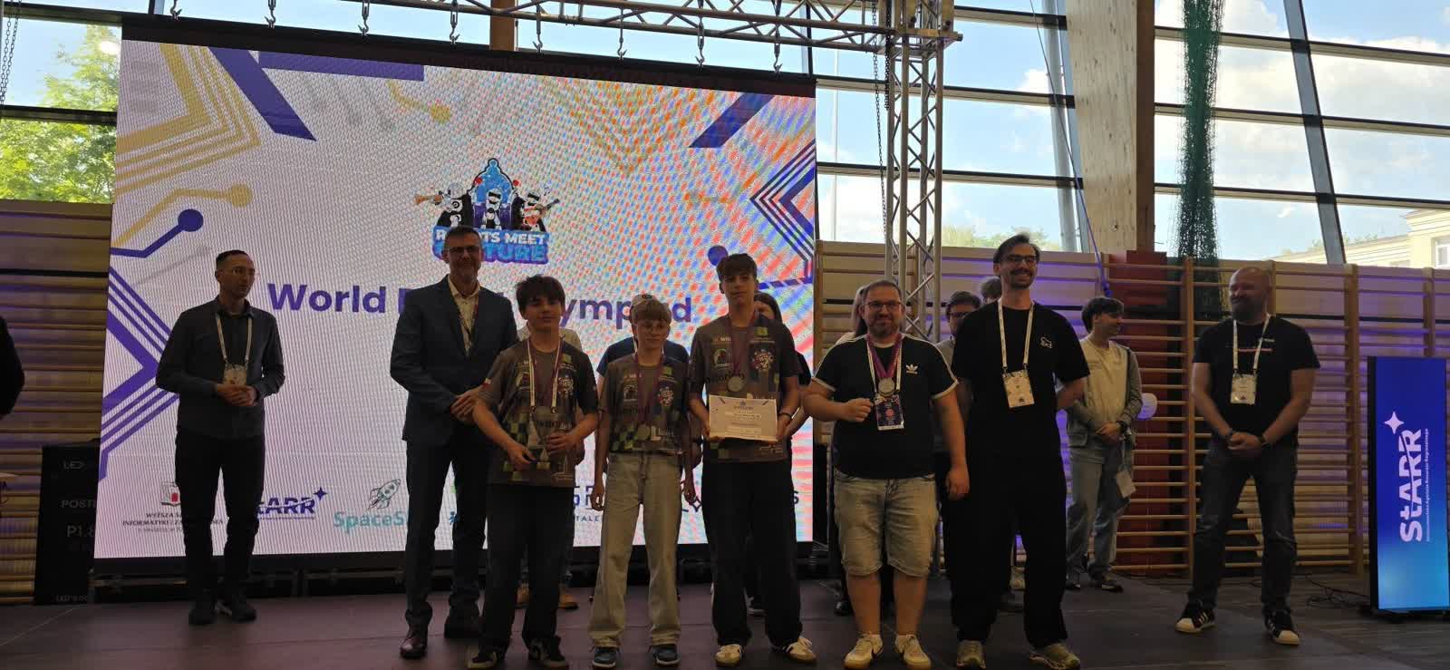 Sukces drużyny robotycznej z Tomaszowa. Pojadą do Portoryko 2 703558401_1475025180988241_8397245548130069912_n.jpg