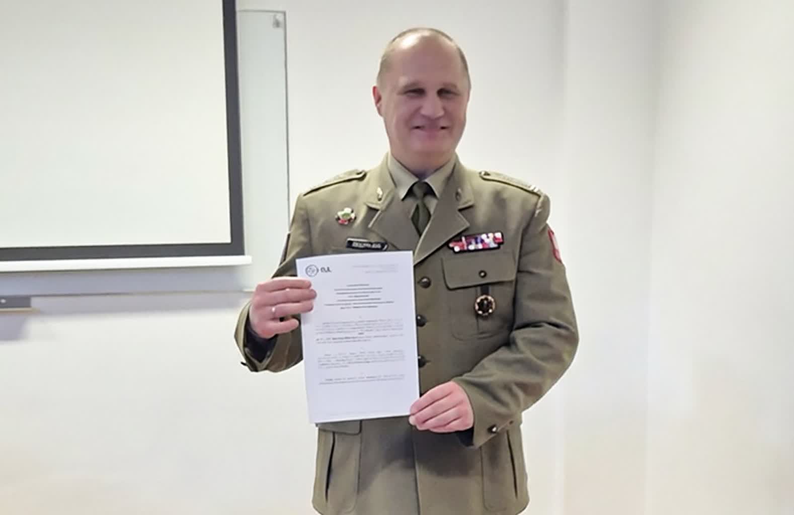 Komendant szpitala wojskowego odwołany. Politycy opozycji protestują 2 677708509_943993828467311_3578226168915637185_n.jpg