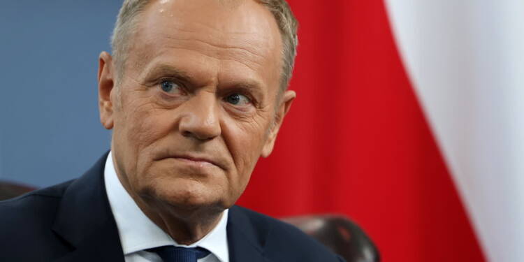 Premier podziękował strażakom, którzy walczyli z pożarem Puszczy Solskiej 1 EAttachments9544086fcfff4932e1d50728a1c2226b5a4f96e xl