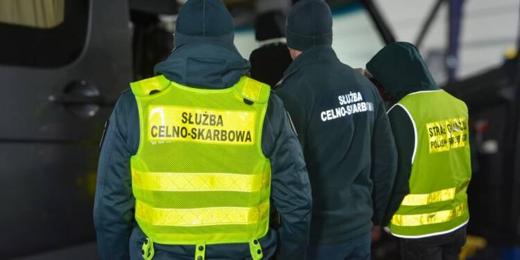 Celniczka w zorganizowanej grupie przestępczej? Grozi jej wieloletnie więzienie 1 EAttachments95441776621d475a540b54a211c961708fc8c3c xl