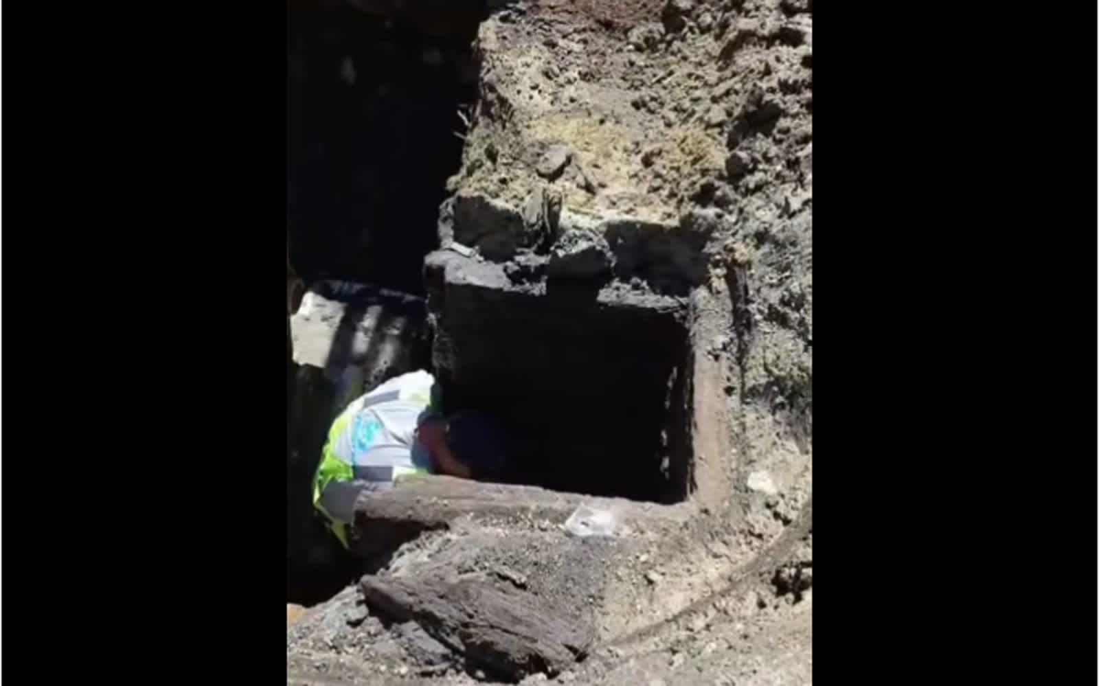 Archeologiczne znalezisko w Janowie Podlaskim. Studnia i stare naczynia