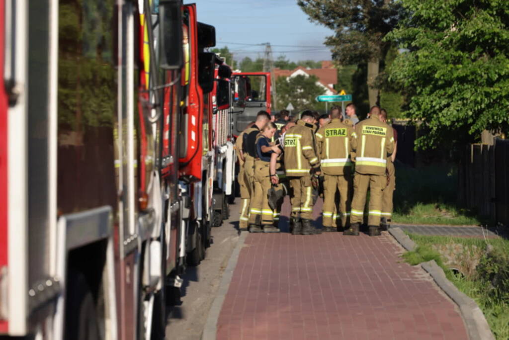 Lubelscy strażacy walczą z ogromnym pożarem na Mazowszu. Ogień objął 300 hektarów 1 EAttachments9547201d8ca36b42998bc7ca54cf2957b28d860 xl