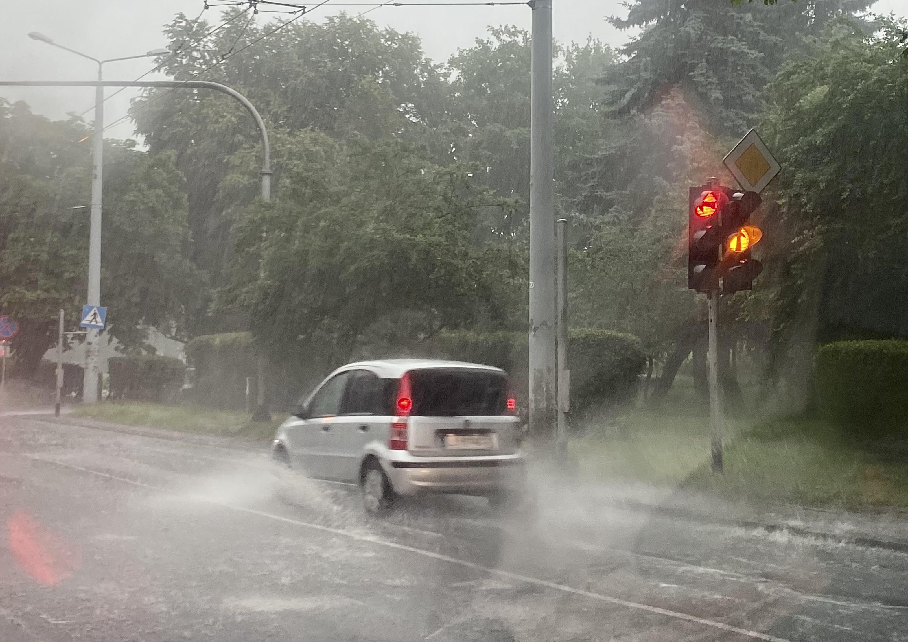 Nad region nadciągają burze. Synoptycy ostrzegają