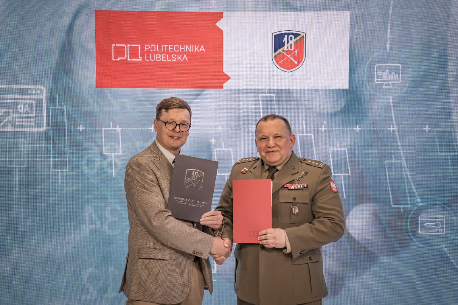 Współpraca uczelni z wojskiem. Porozumienie podpisane 2 710556771_122209624670334707_7927553169245932024_n.jpg