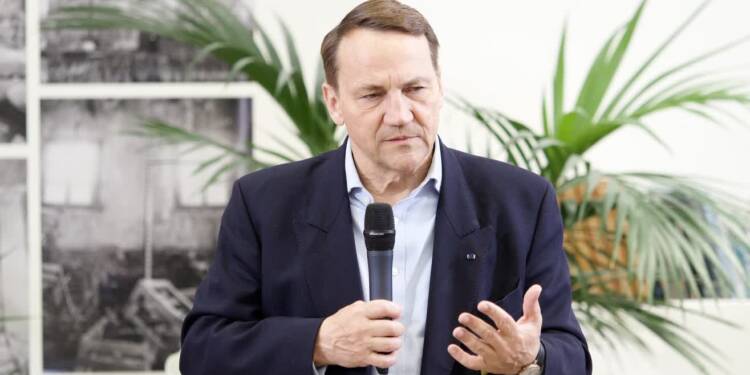 Wicepremier Radosław Sikorski odwiedził Tarnogród 1 EAttachments9555148f6efc528020e60a9a80e89b70f279558 xl