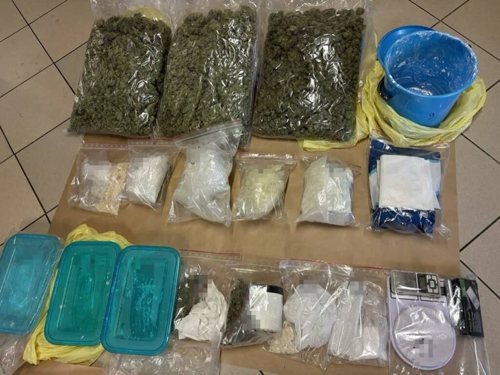 Policjanci przejęli narkotyki warte fortunę. 44-latek zatrzymany 1 EAttachments956691326ef39cf6bb378f1841c920418d25688 xl