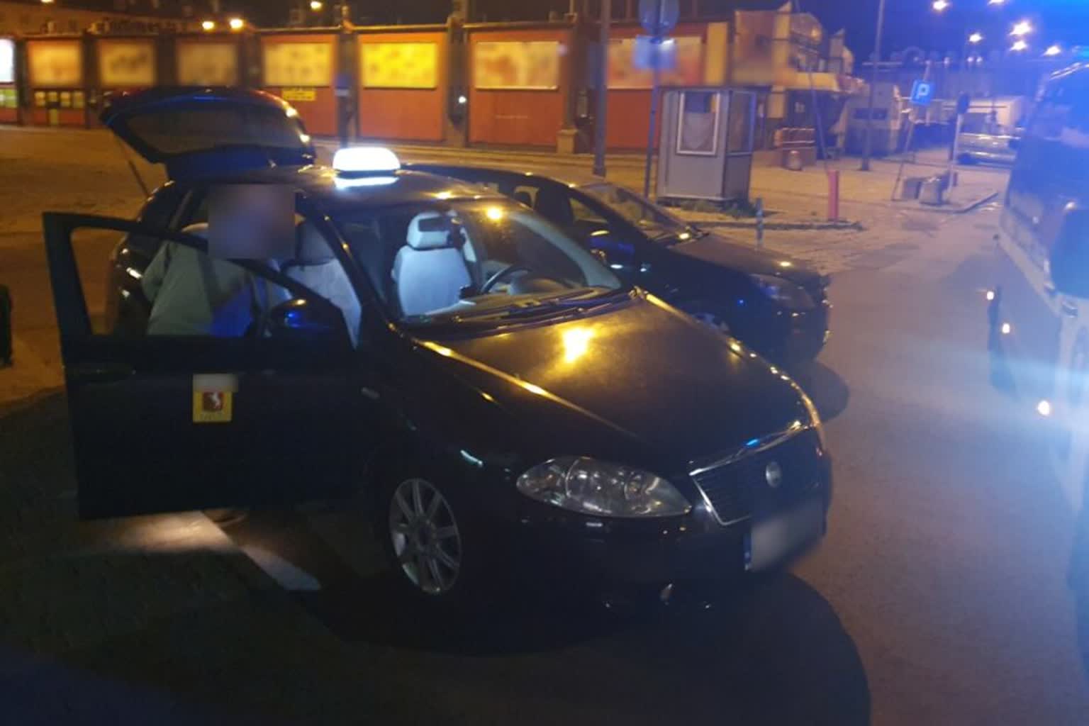 Fałszywa taksówka zatrzymana w Lublinie. Kierowca złamał sądowy zakaz