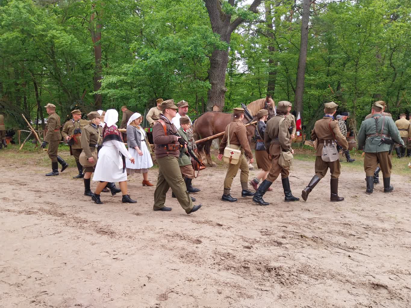 Partyzancki obóz ożył w lasach pod Białą Podlaską