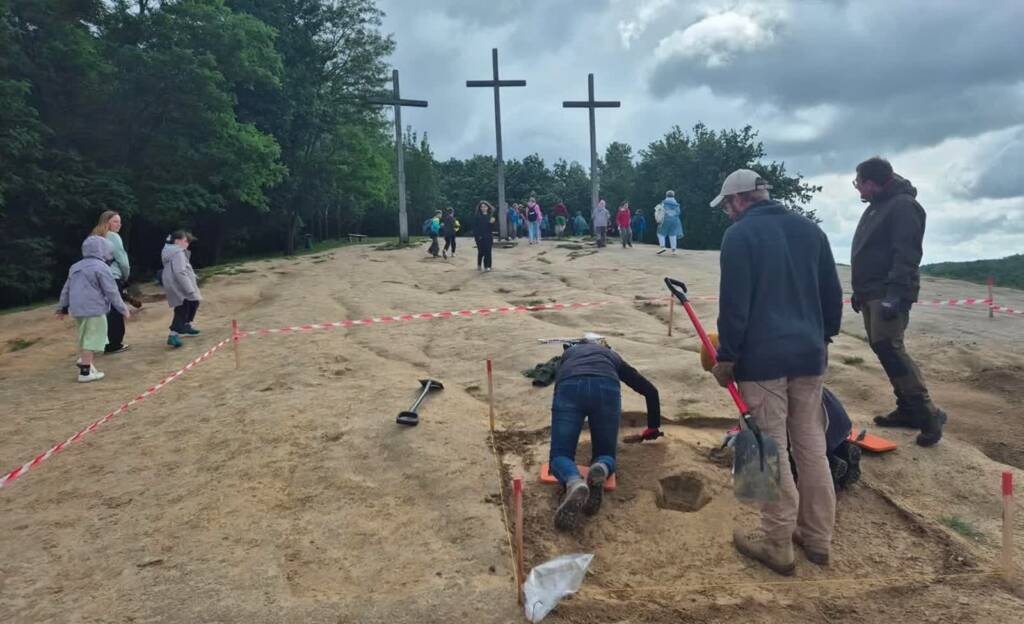 Archeologiczne tajemnice na kazimierskiej Górze Trzech Krzyży 3 EAttachments9581805e5676d94faaa173fe0a195d358d54c12 1 xl