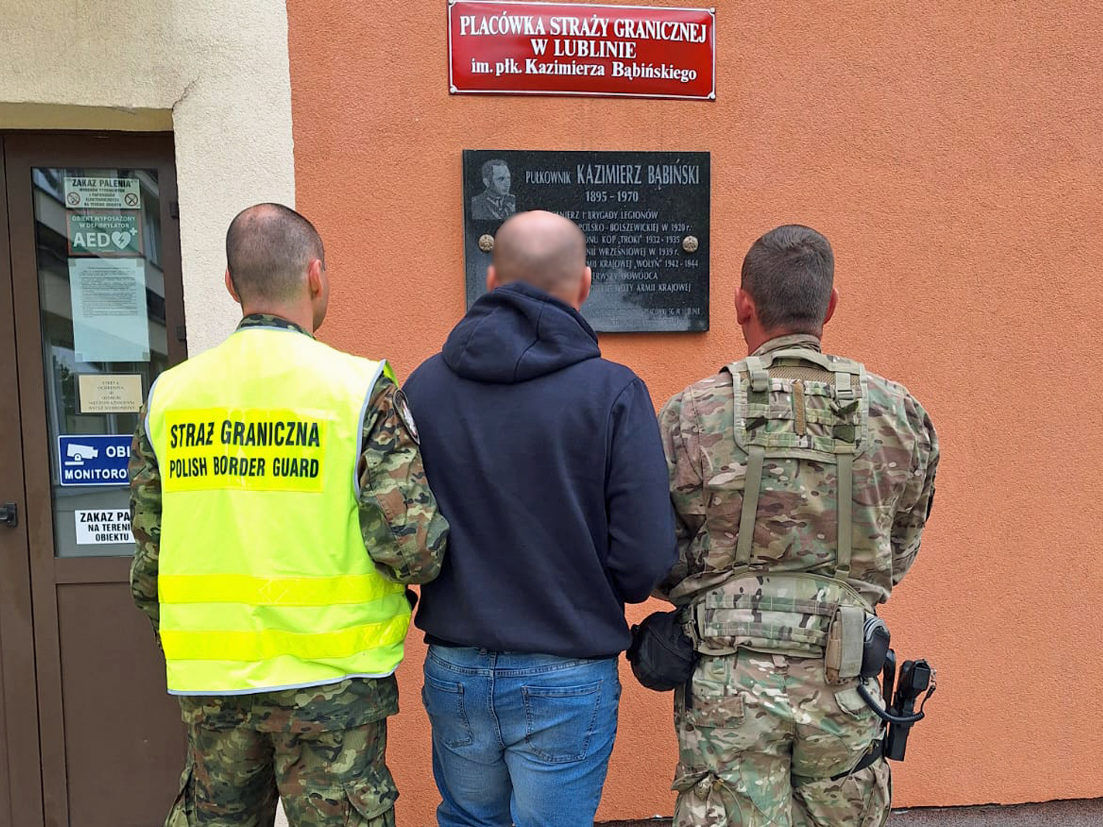 Przemycili setki milionów paczek papierosów. Rozbito grupę przemytniczą 4 3.jpg