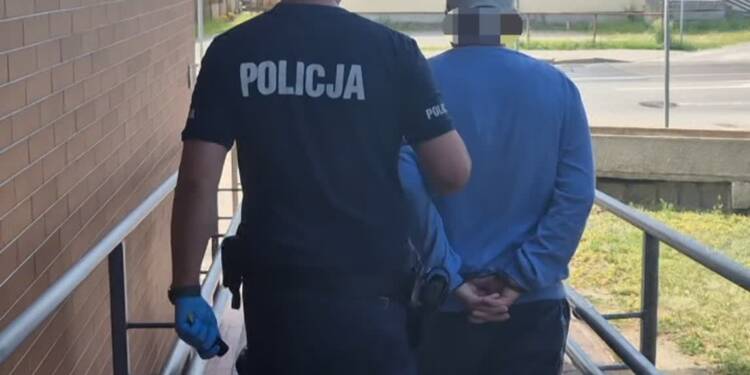 Znęcał się nad matką. Agresor zatrzymany 1 EAttachments95932553f60bd83392d49fcb5c14b9696052e1c xl