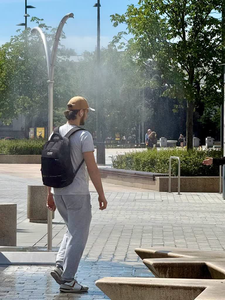 Trochę wody dla ochłody. Kurtyny i poidełka w centrum Lublina 3 731823897_1748405022843606_4835227776461624819_n.jpg