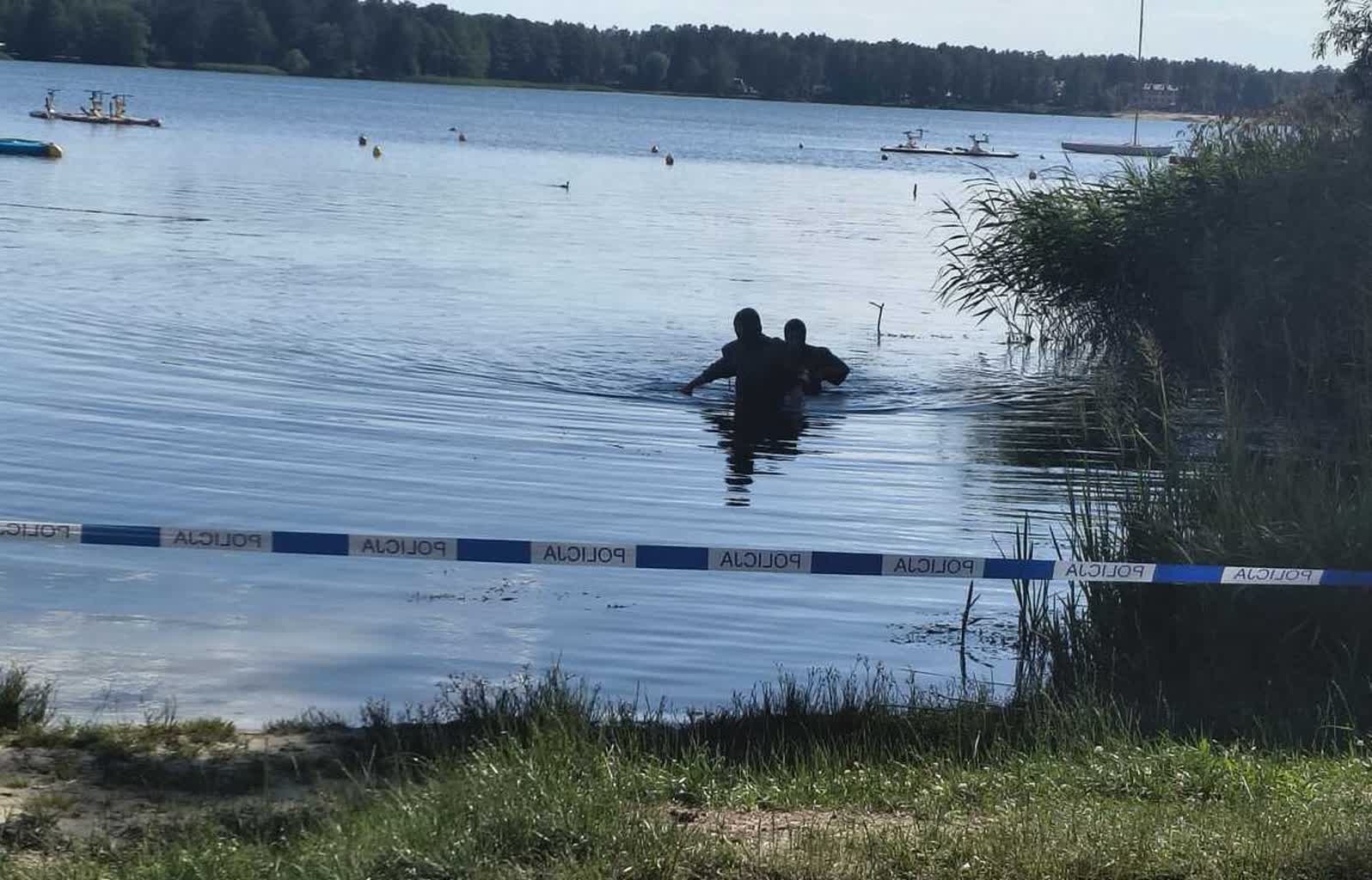 Granat w Jeziorze Białym. Ewakuowano okolicznych turystów