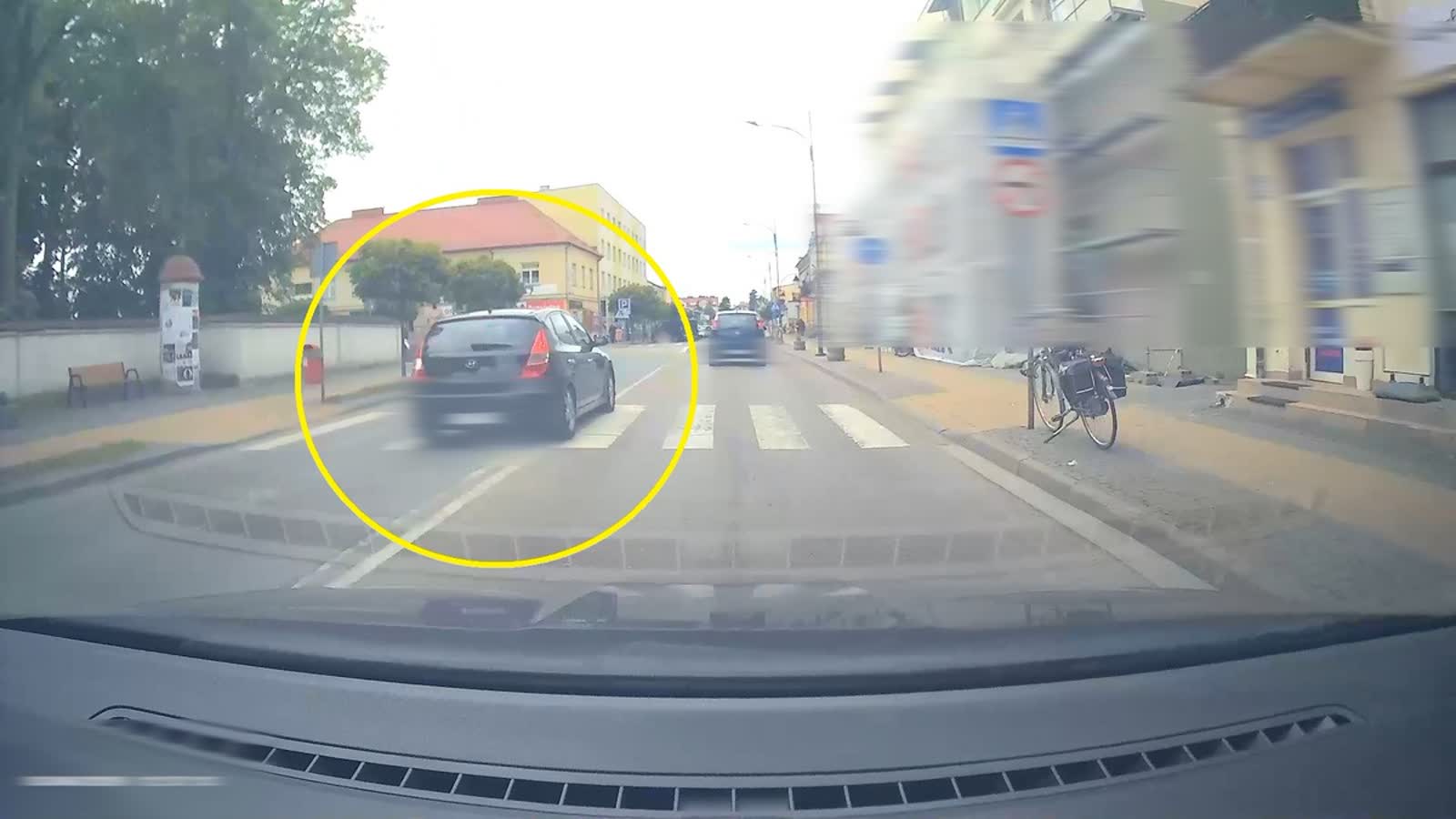 Słono zapłacił za brawurę. Prawo jazdy miał tylko pół roku [WIDEO]