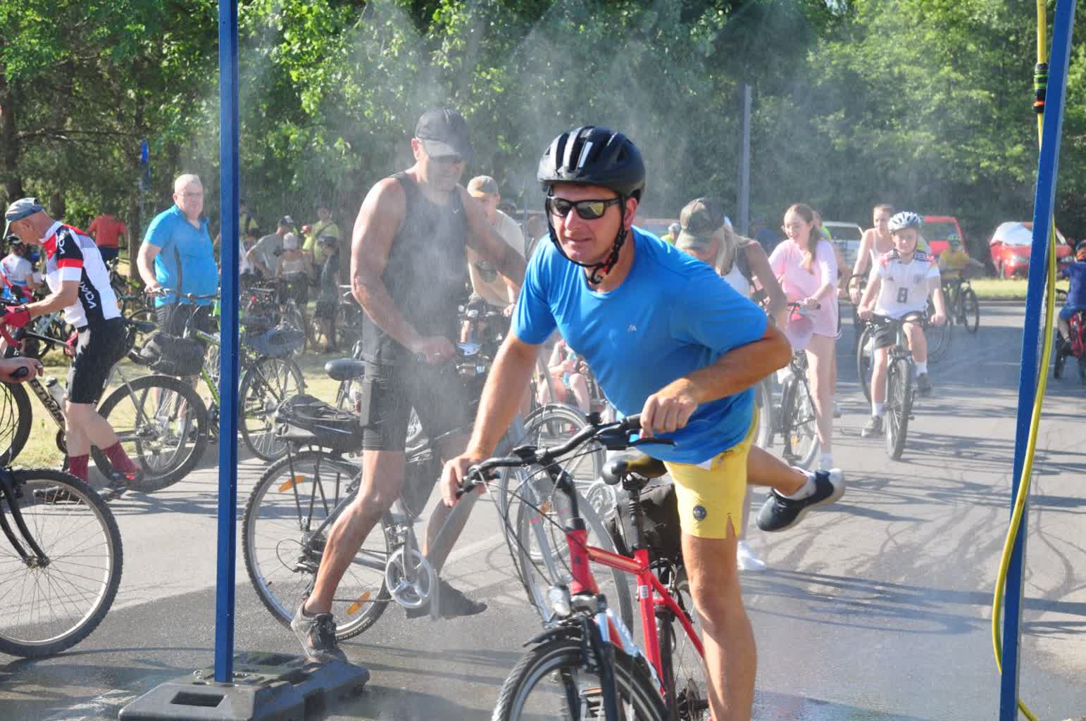 Upał nie zatrzymał rowerzystów. Święto Roweru w Lubartowie 2 DSC_0099 — kopia (2).JPG