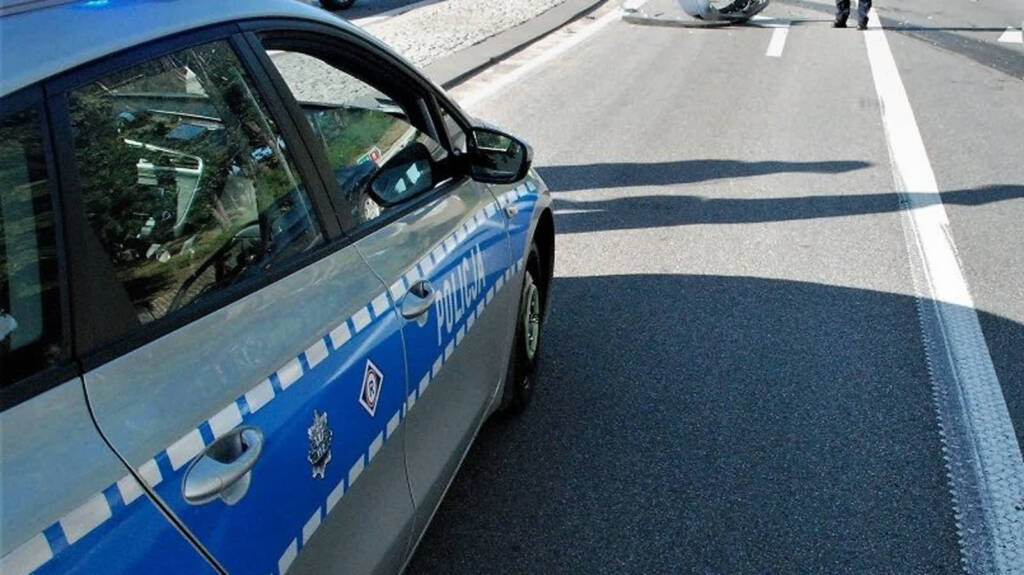 Samochód dachował na drodze krajowej. Jedna osoba ranna 1 EAttachments57609256d0f102ed51cb2e7fcb31f3c4465ef27 xl