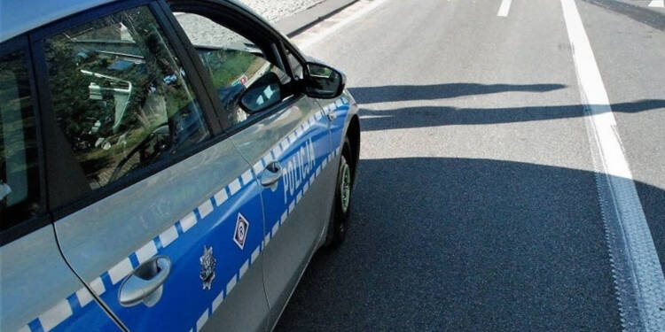 Samochód dachował na drodze krajowej. Jedna osoba ranna 1 EAttachments57609256d0f102ed51cb2e7fcb31f3c4465ef27 xl