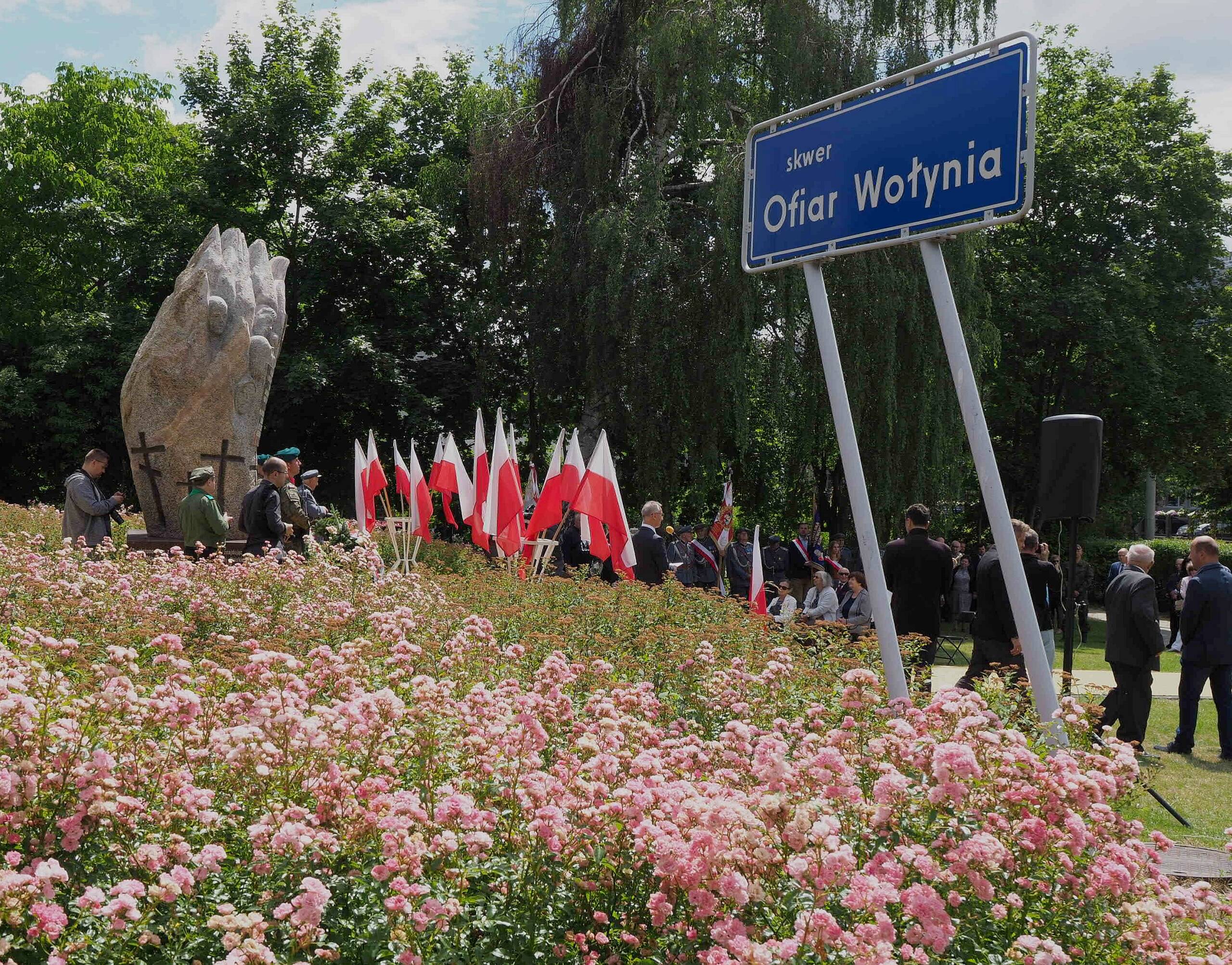14.07.2026 Czy na pewno? – „1943 może się powtórzyć”. Ukraińcy sprzedają toporki na pamiątkę rzezi wołyńskiej?