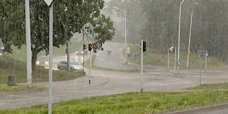 Lubelskie: synoptycy ostrzegają przed burzami 1 EAttachments8029568a38ad52aecdb84686f81f7143ed1b2a5
