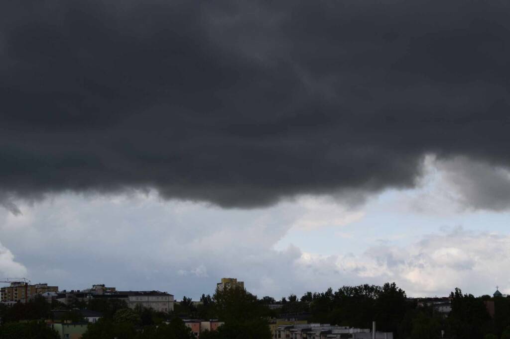 Burze nad regionem. Synoptycy ostrzegają 1 EAttachments86946437a06eb8446d0e7d085f824838c1eb2a2