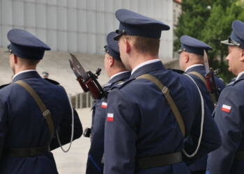 Policjanci świętują w Lublinie. Utrudnienia dla kierowców 2 EAttachments885168354bf792faa3980a38cabc0c905de594a