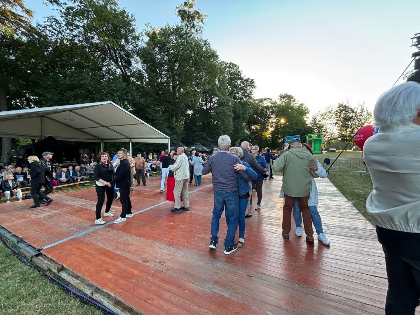 Od ulicznych koncertów po finał na scenie. Trwa festiwal w Łęcznej 2 EAttachments9618049454a79328d7a12e918229963e35e16ce_xl.jpg
