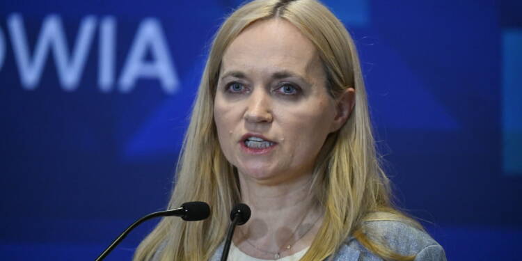 Ministra zdrowia: będą maksymalne poziomy wynagrodzeń lekarzy 1 EAttachments9625895d775829c4e347584c4b6b51753f3e00c xl