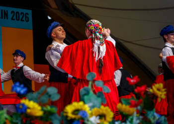 40. Międzynarodowe Spotkania Folklorystyczne - koncert galowy 2 EAttachments962670188f6707b03f7b6976e28f202876a6f0a xl