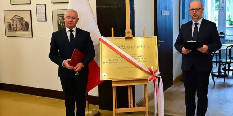 Wojewódzka Biblioteka Publiczna upamiętniła ofiary rzezi wołyńskiej 1 EAttachments962976433ca323a978cd400d7b008f78d9f96aa xl
