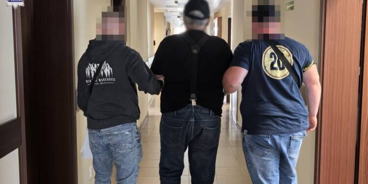 Czekoladowy łup seniora. Krótko cieszył się zdobyczą 1 EAttachments96310073a2de6da2059cf7e68c9b20c5b7a328c xl