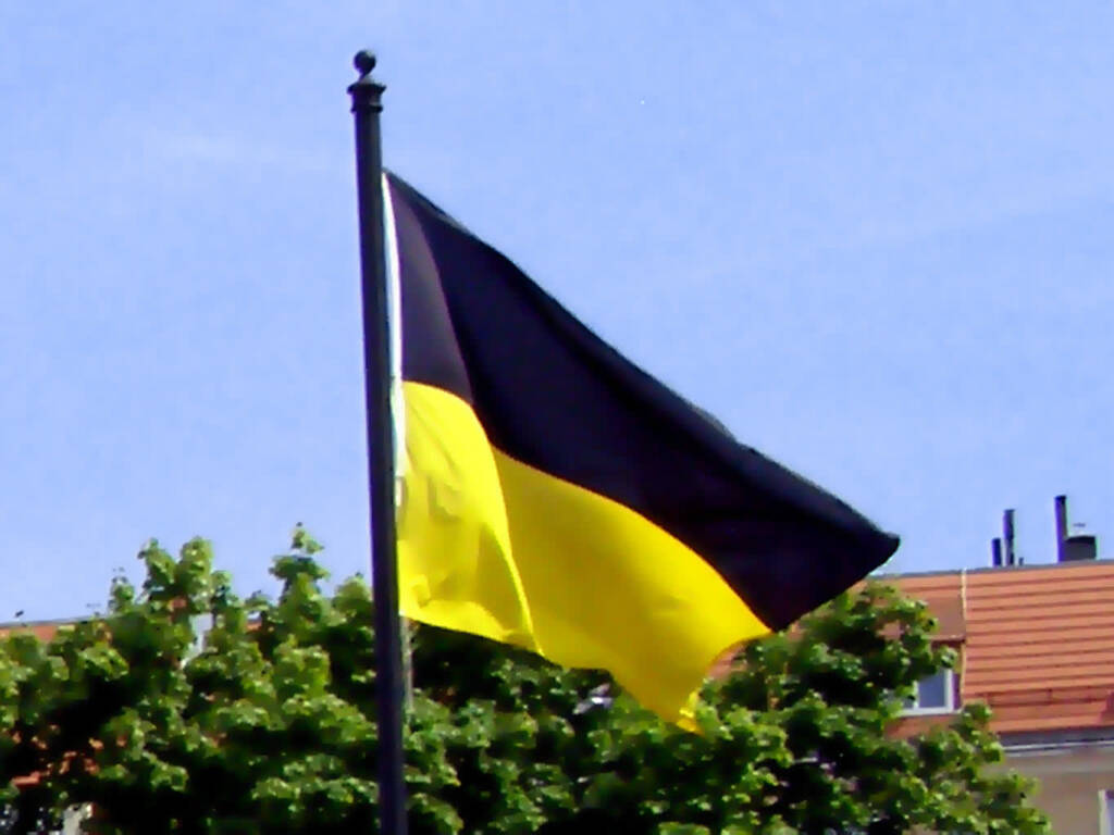 23.07.2026 Czy na pewno? Flaga Kaszub czy Ukrainy? Co widziała Marianna Schreiber? 1 EAttachments9651937da997bfb9b68fbfbe320ee5342dde94c xl